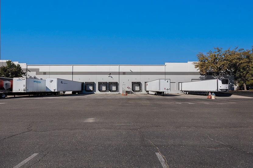 More Photos Of 1820 N MacArthur Dr, Tracy Warehouse For Lease