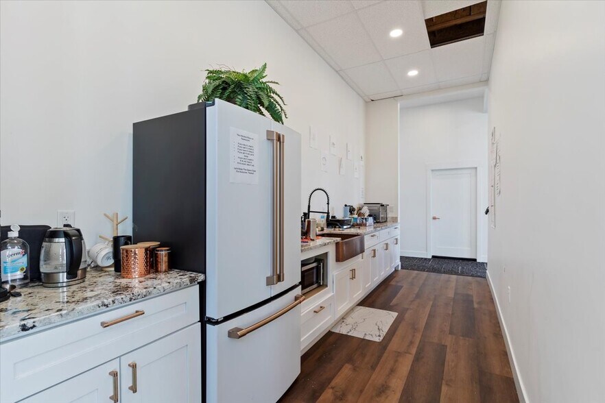 More Photos Of 1042 3000 N, Layton Office For Sale