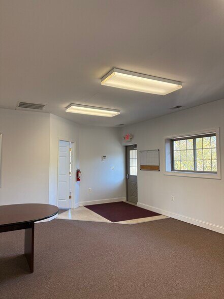 More Photos Of 8211 Baltimore Annapolis Blvd, Pasadena Light Distribution For Lease