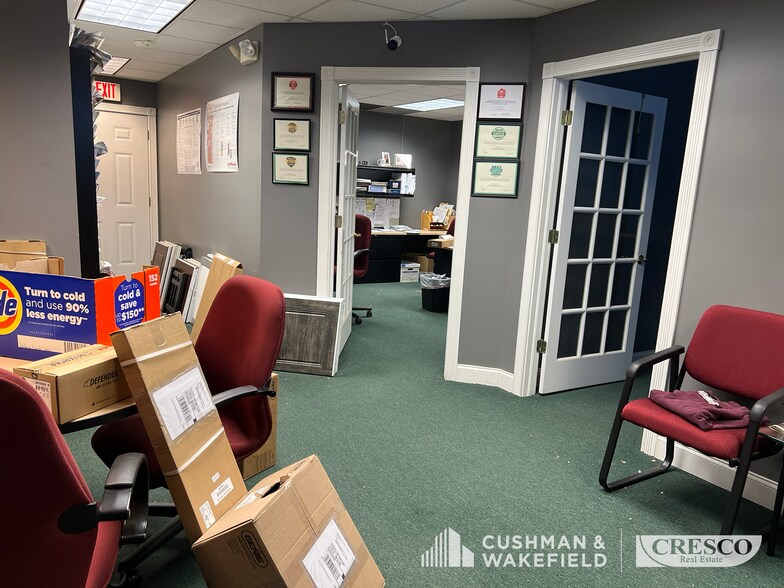 More Photos Of 33420-33442 Liberty Pky, North Ridgeville Light Distribution For Sale