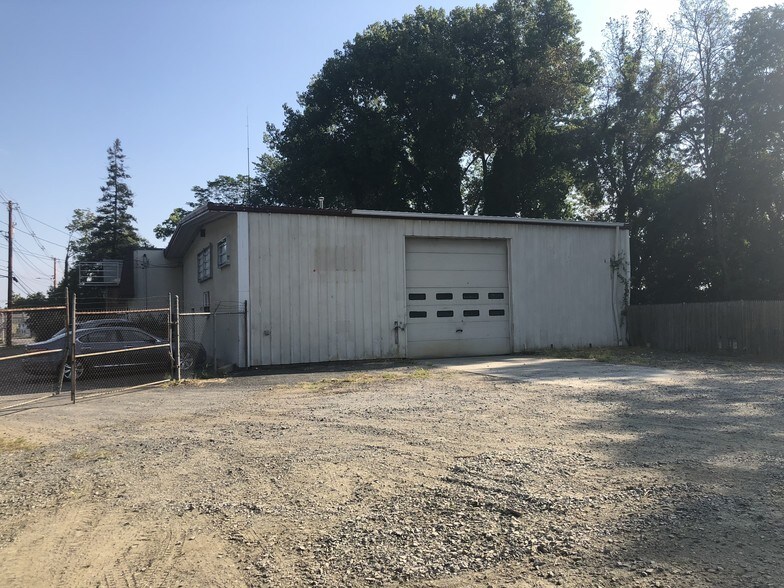 More Photos Of 938-940 Main St, Holyoke Auto Dealership For Sale