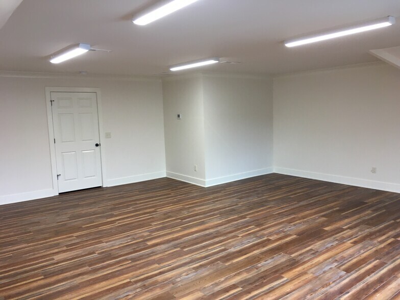 More Photos Of 4208 Old Hillsboro Rd, Franklin General Retail For Lease