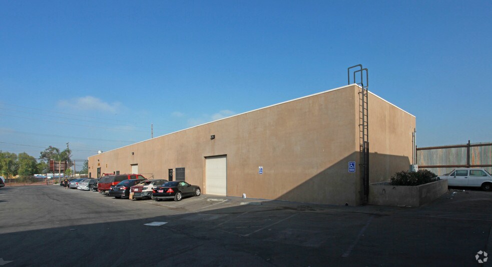 More Photos Of 9830 San Fernando Rd, Pacoima Warehouse For Lease