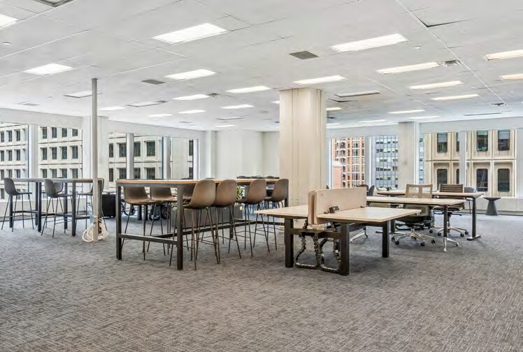 More Photos Of 60 Bloor St W, Toronto Office For Lease