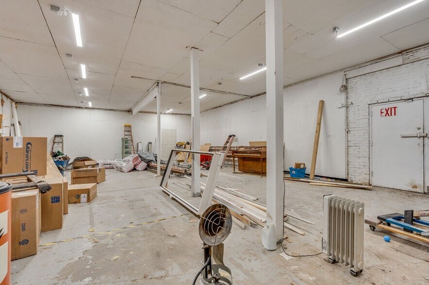 More Photos Of 560 W Main St, Abingdon Storefront For Lease