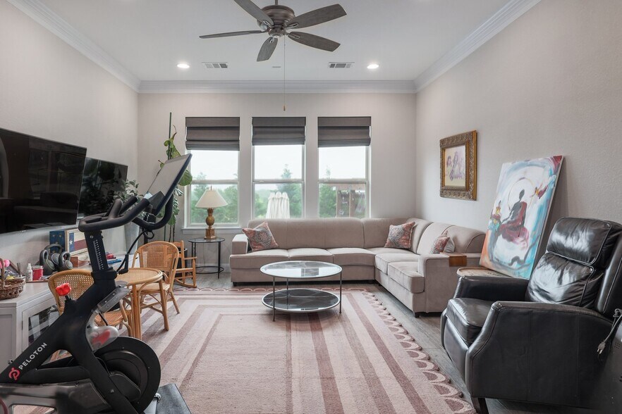 More Photos Of 2550 Bell Springs Rd, Dripping Springs Lodge Meeting Hall For Sale