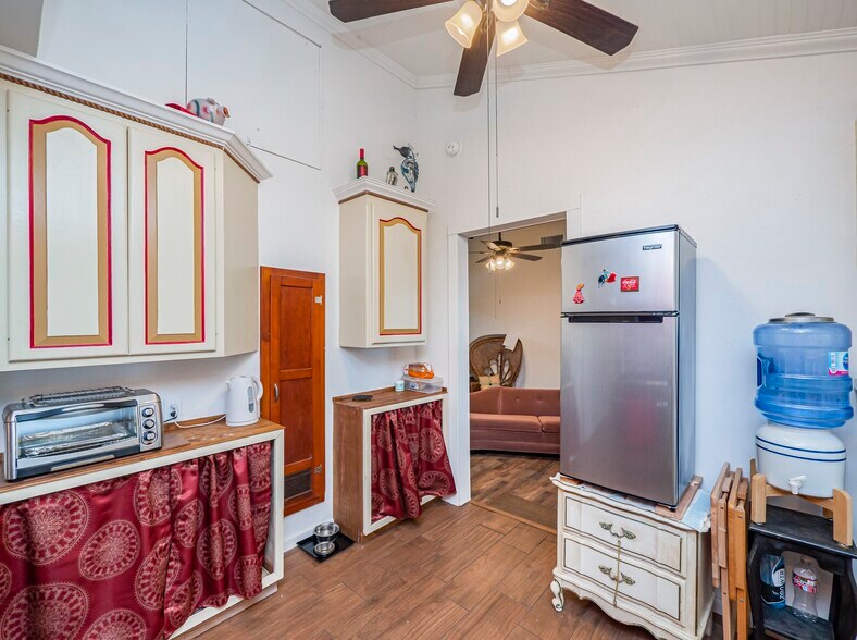 More Photos Of 1307 Wright St, Llano Freestanding For Sale