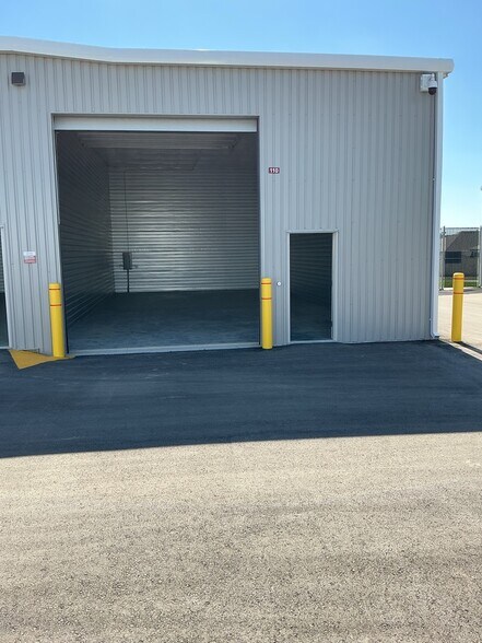 More Photos Of 19380 Webster st, Spring Hill Self Storage For Lease
