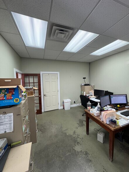 More Photos Of 1412 W Kirkwood Ave, Bloomington Industrial For Sale