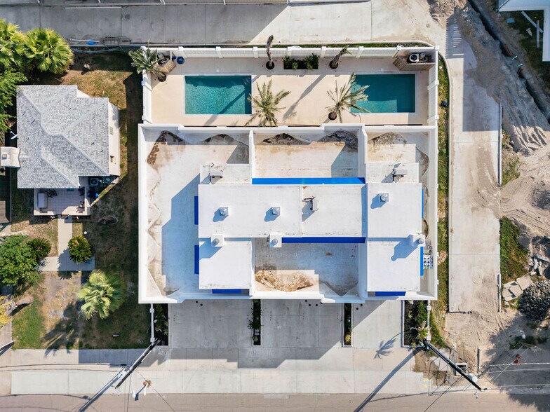 More Photos Of 615 W Avenue A, Port Aransas Apartments For Sale
