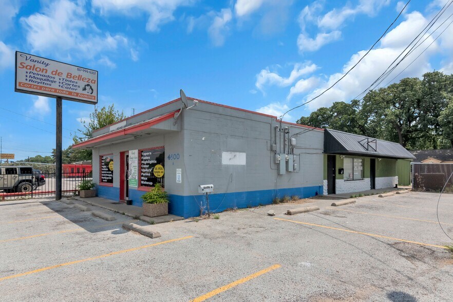 More Photos Of 4600 NE 28th St, Haltom City Storefront Retail Office For Sale