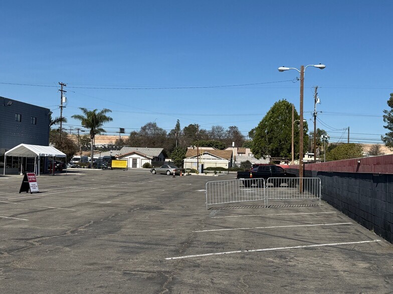 More Photos Of 9624-9626 Artesia Blvd, Bellflower Auto Dealership For Lease