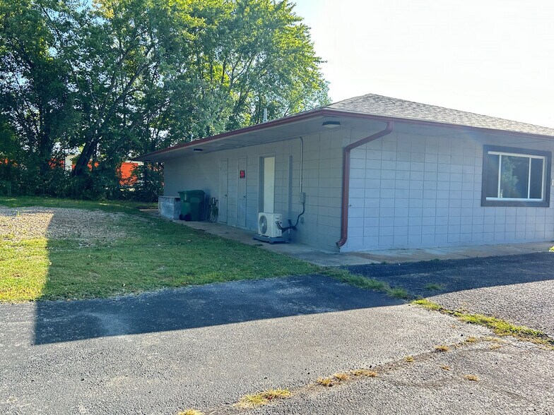 More Photos Of 681 Ash Flat Dr, Ash Flat Restaurant For Sale