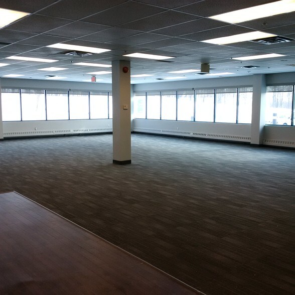 More Photos Of 487 Riverbend Dr, Kitchener Office For Lease