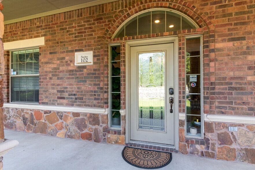 More Photos Of 7956 Davis Blvd, North Richland Hills Medical For Lease