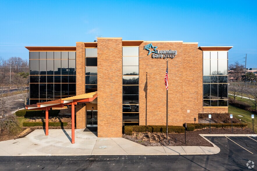 More Photos Of 21333 Haggerty Rd, Novi Office For Sale