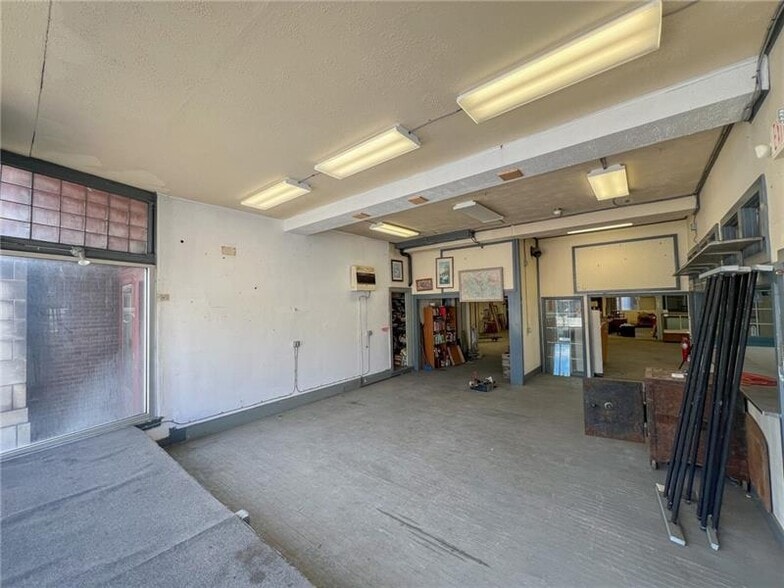 More Photos Of 119 E Wayne St, Butler Office Residential For Sale