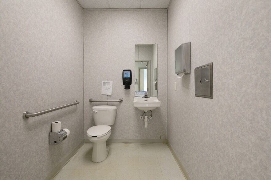 More Photos Of 7 E Duncan St, Lillington Medical For Sale