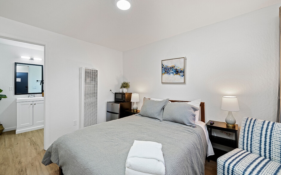 More Photos Of 3918 Pioneer Trl, South Lake Tahoe Hotel For Sale