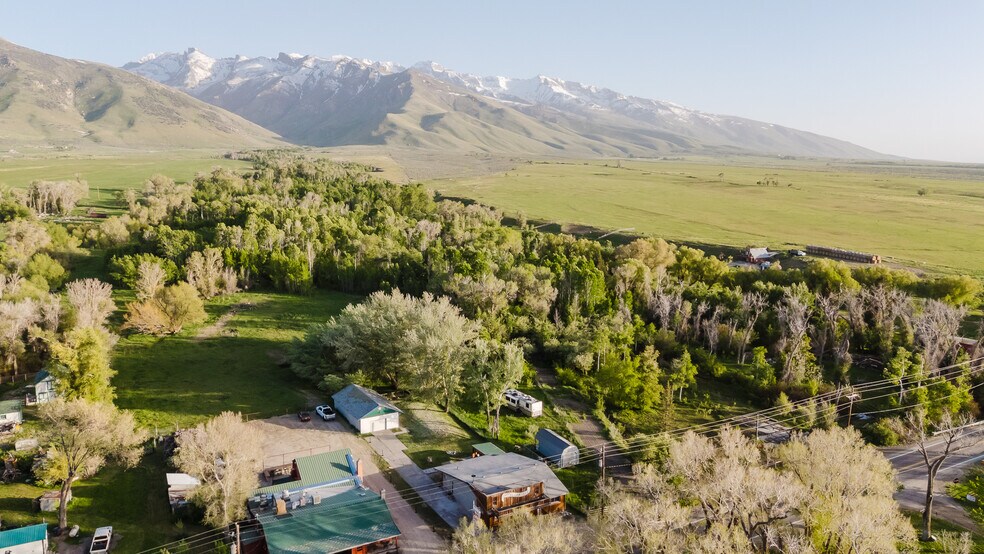 More Photos Of 925 Lamoille Hwy, Lamoille Hotel For Sale