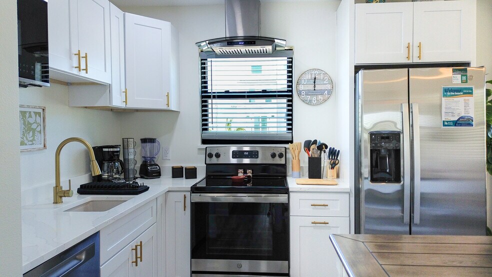 More Photos Of 9921 Gulf Blvd, Treasure Island Apartments For Sale