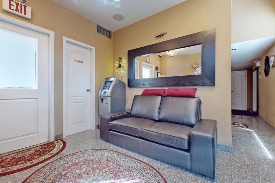 More Photos Of 4801 Keele St, Toronto Warehouse For Sale