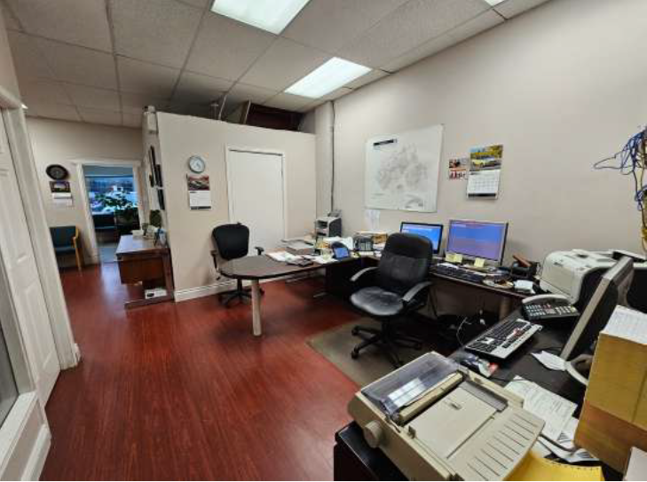 More Photos Of 2355 Derry Rd E, Mississauga Office For Sale