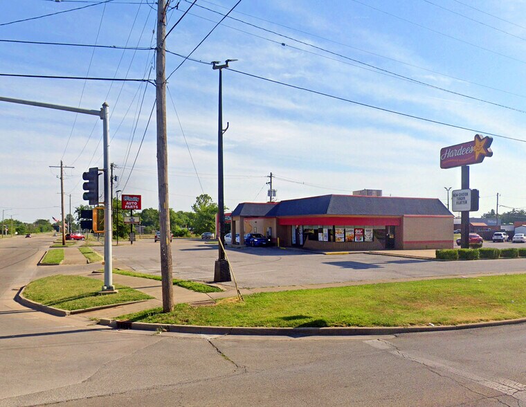 More Photos Of 750 W Broadway, Centralia Fast Food For Lease