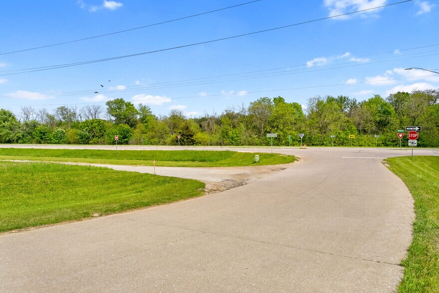More Photos Of 4105 Nobis Dr, Davenport Manufactured Housing Mobile Home Park For Sale