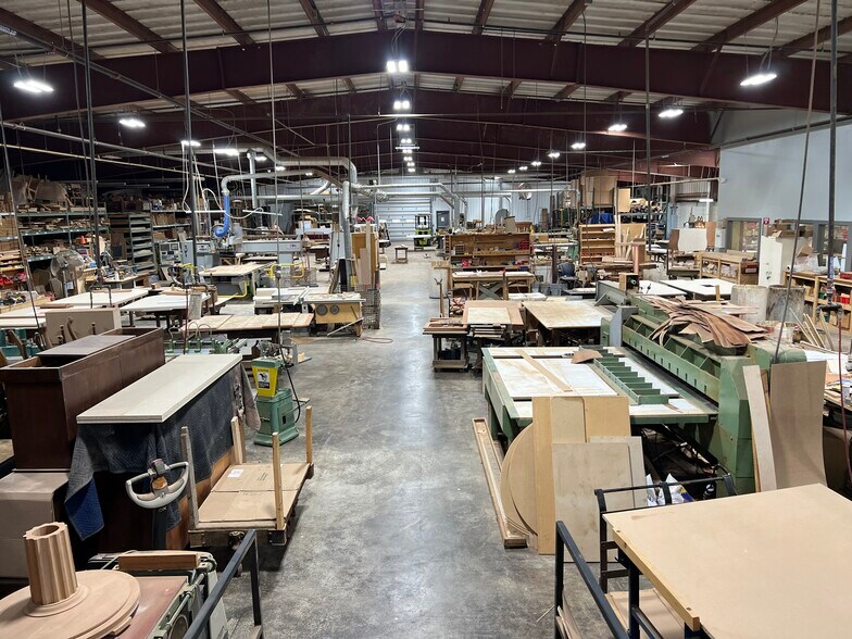 More Photos Of 4675 Transit Rd, Williamsville Manufacturing For Sale