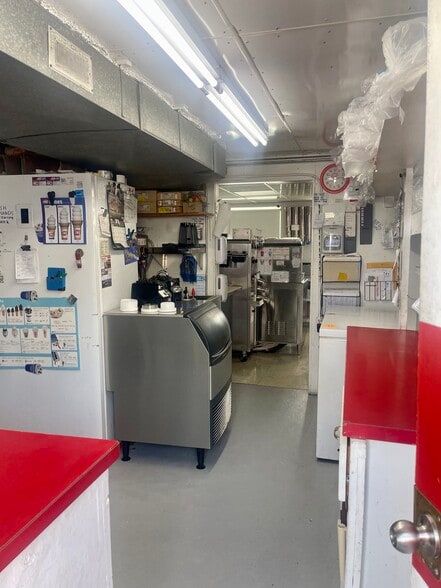 More Photos Of 801 S Main St, Blackwell Fast Food For Sale