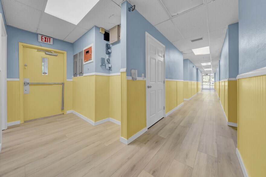 More Photos Of 1419 Sunset Point Rd, Clearwater Office For Sale