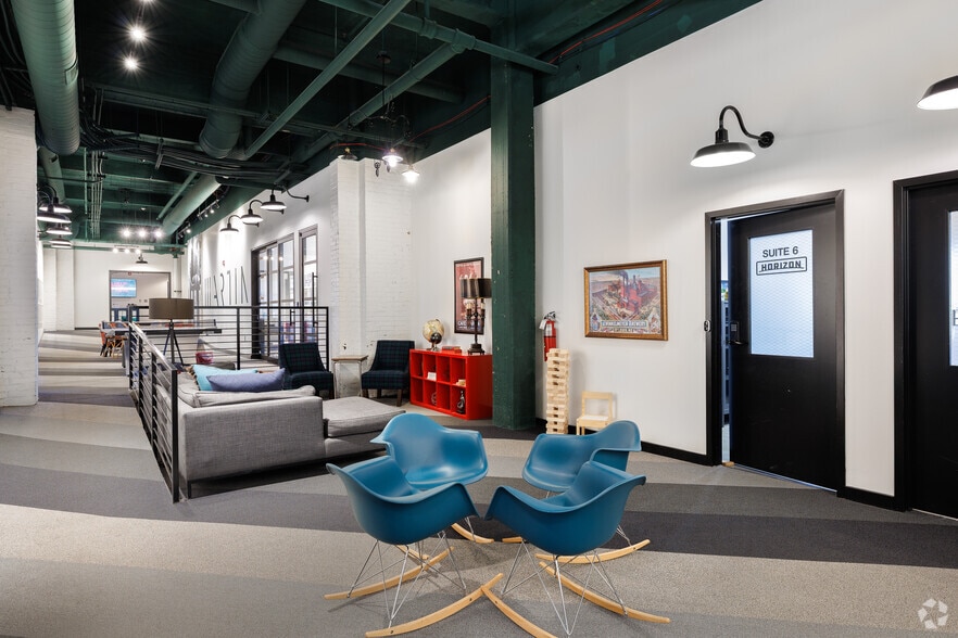 More Photos Of 2311-2315 Locust St, Saint Louis Office For Lease