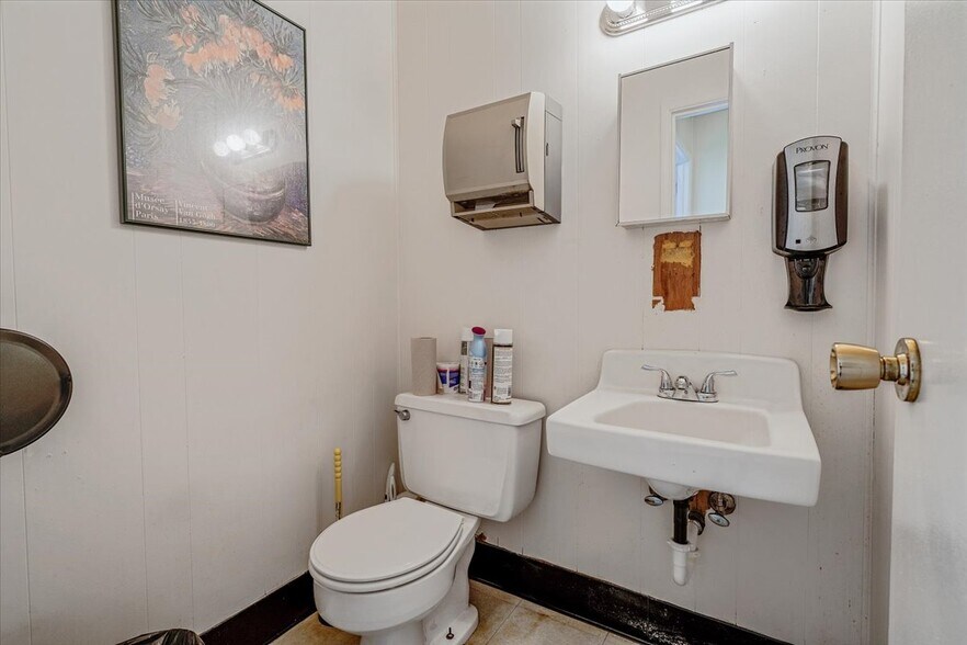 More Photos Of 723 Braddock Ave, Braddock Office For Sale