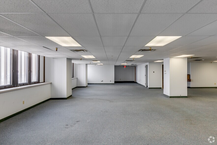 Photo of 37th Floor Ste 60-3710