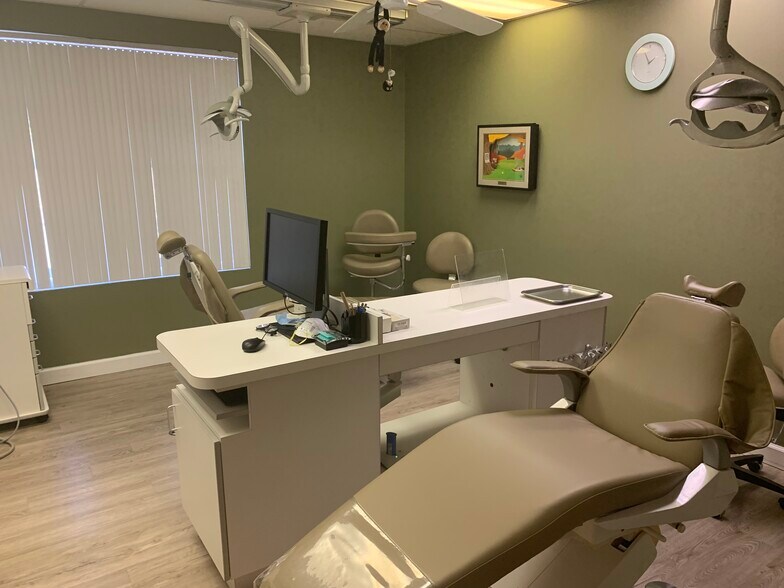 More Photos Of 47 Raritan Ave, Highland Park Medical For Lease