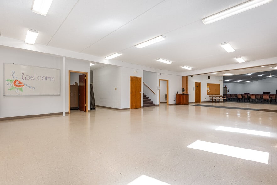 More Photos Of 1626 State Route 31, Oswego Specialty For Sale