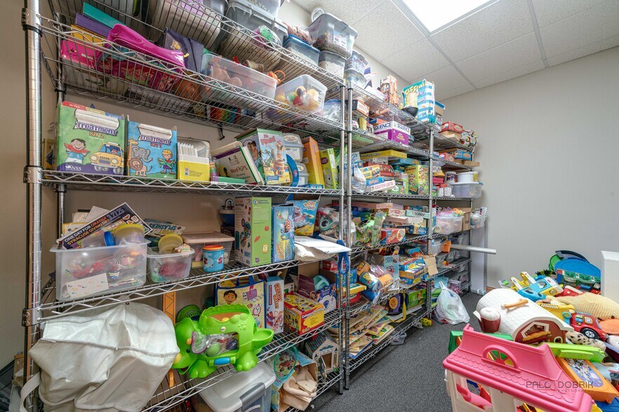 More Photos Of 1017-1019 W Park Ave, Libertyville Medical For Sale