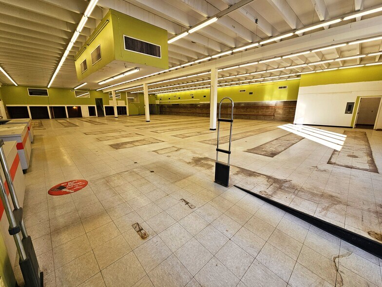 More Photos Of 1804-1816 Nicollet Ave, Minneapolis Unknown For Lease