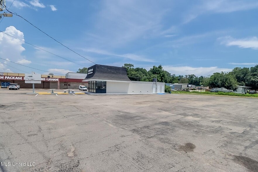 More Photos Of 507 Pass Rd, Gulfport Office For Sale