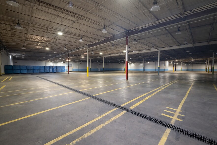 More Photos Of 1721 Dove St, Port Huron Warehouse For Lease