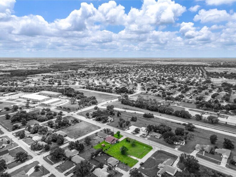More Photos Of 604 E Broad St, Forney Office Residential For Sale