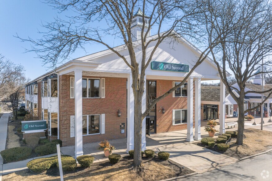 More Photos Of 1-10 Grant Sq, Hinsdale Storefront Retail Office For Lease