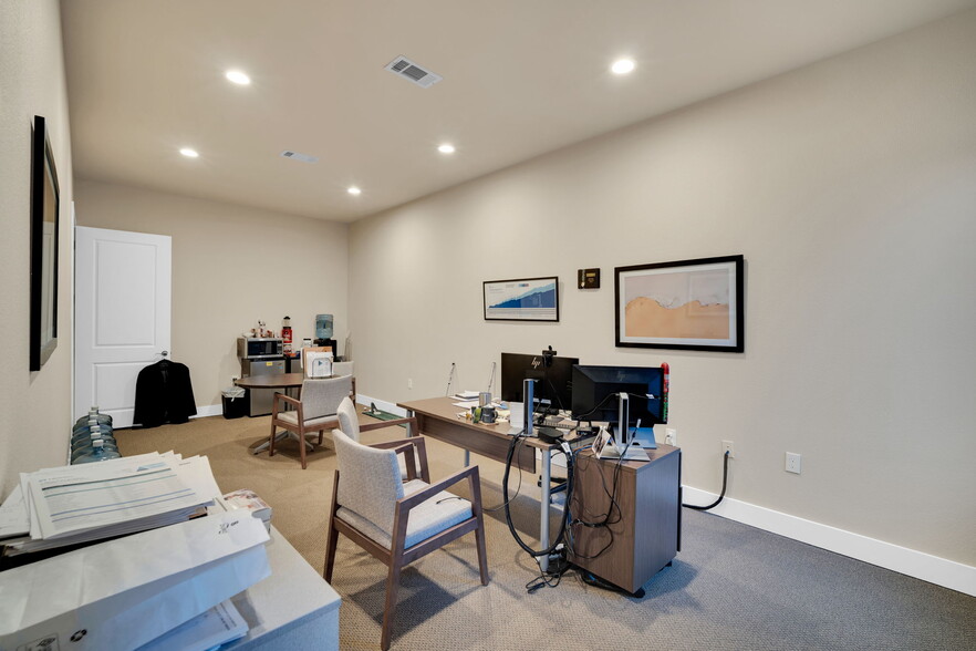 More Photos Of 203 George Hopper Rd, Midlothian Storefront Retail Office For Lease