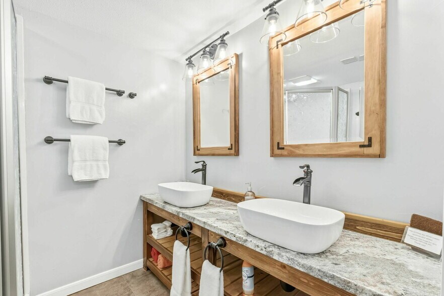 More Photos Of 4980 Highway 73, Evergreen Hotel For Sale