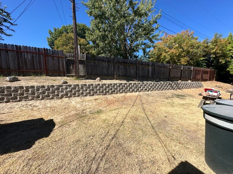 More Photos Of 1822 Cirby Way, Roseville Apartments For Sale