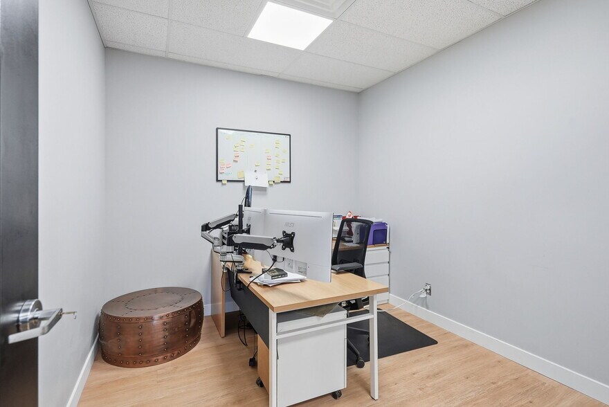 More Photos Of 224 Robot St, Vars Warehouse For Sale