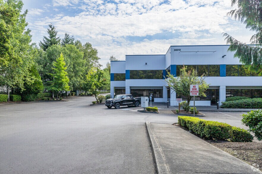 More Photos Of 34210 9th Ave S, Federal Way Warehouse For Lease