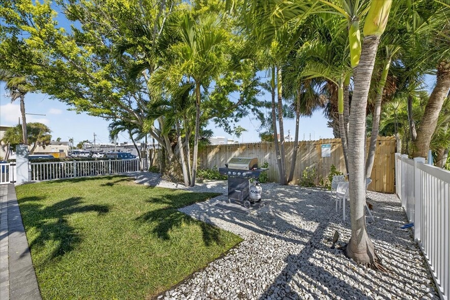 More Photos Of 523 72nd Ave, St Pete Beach Hotel For Sale