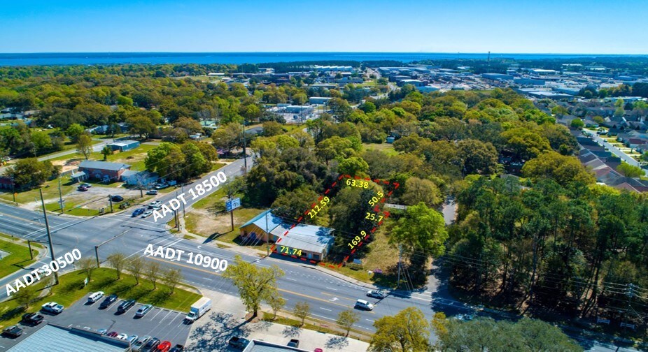 More Photos Of 9202 N Davis Hwy, Pensacola Freestanding For Sale